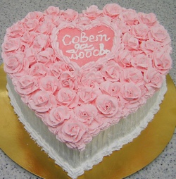 Свадебный торт сердце из роз